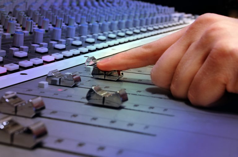 5 Best Music Producers To Follow on Instagram in 2021